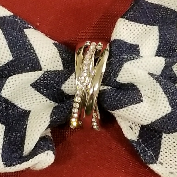 Stunning Sterling Silver Ring - Picture 2 of 5